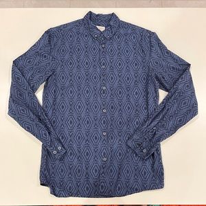 💰4/$25 SALE💰H&M Patterned Shirt